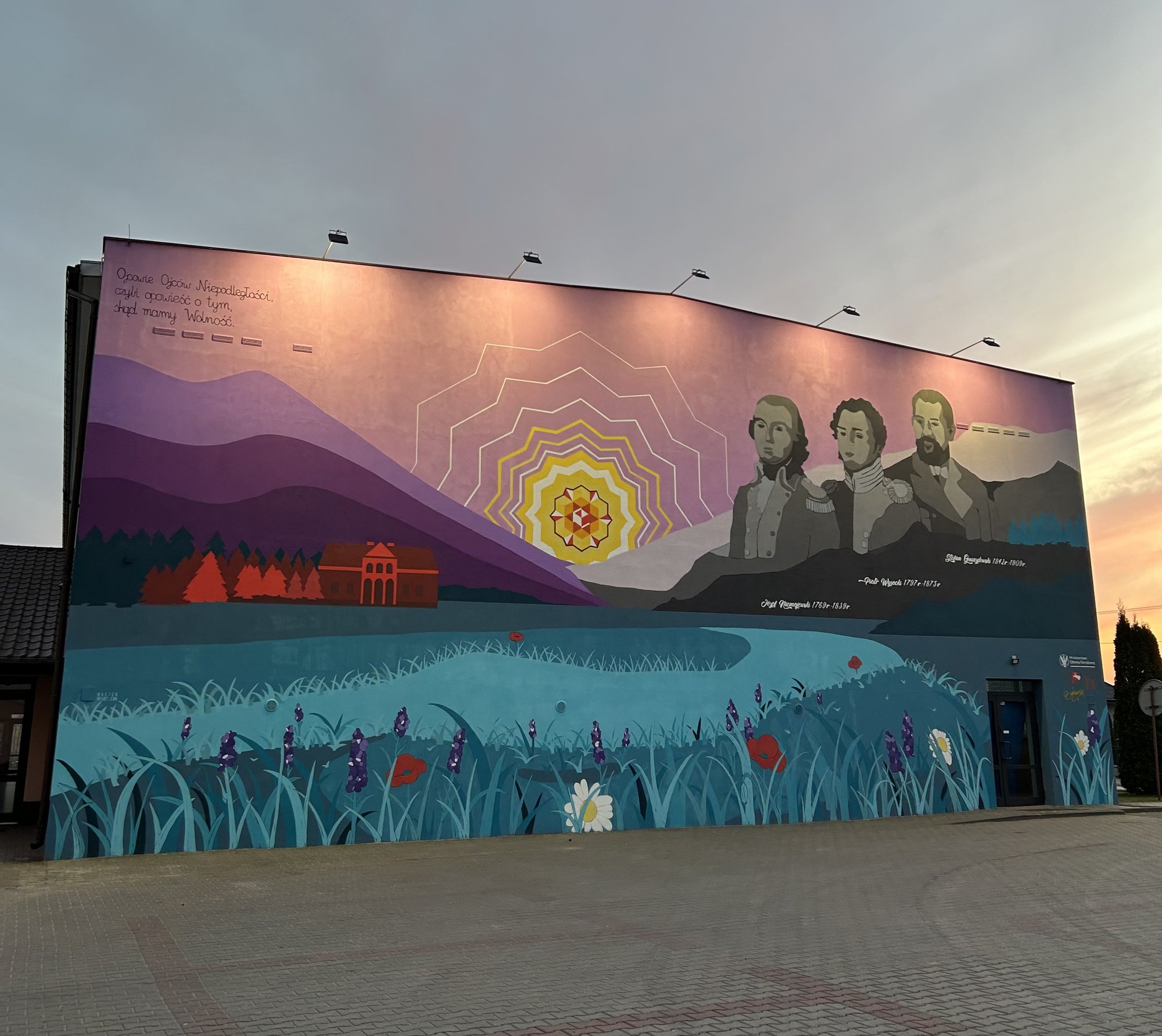 Mural „Ojcowie Ojców Niepodległości” na szkole w Świedziebni