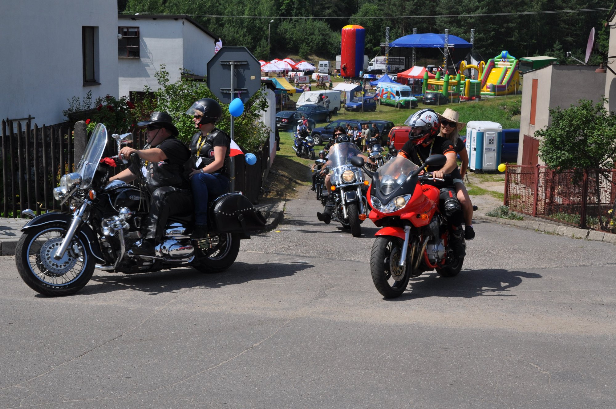 Motocykliści na Zlocie Motocykli w Bartniczce