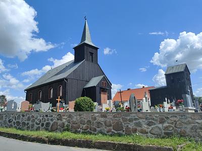 Drewniany kościół Wszystkich Świętych w Brzoziu